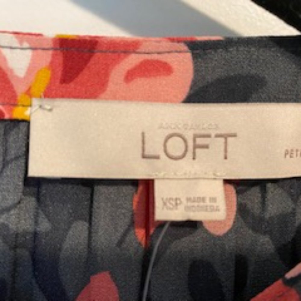 Ann Taylor LOFT XS Petite blouse - Picture 3 of 6